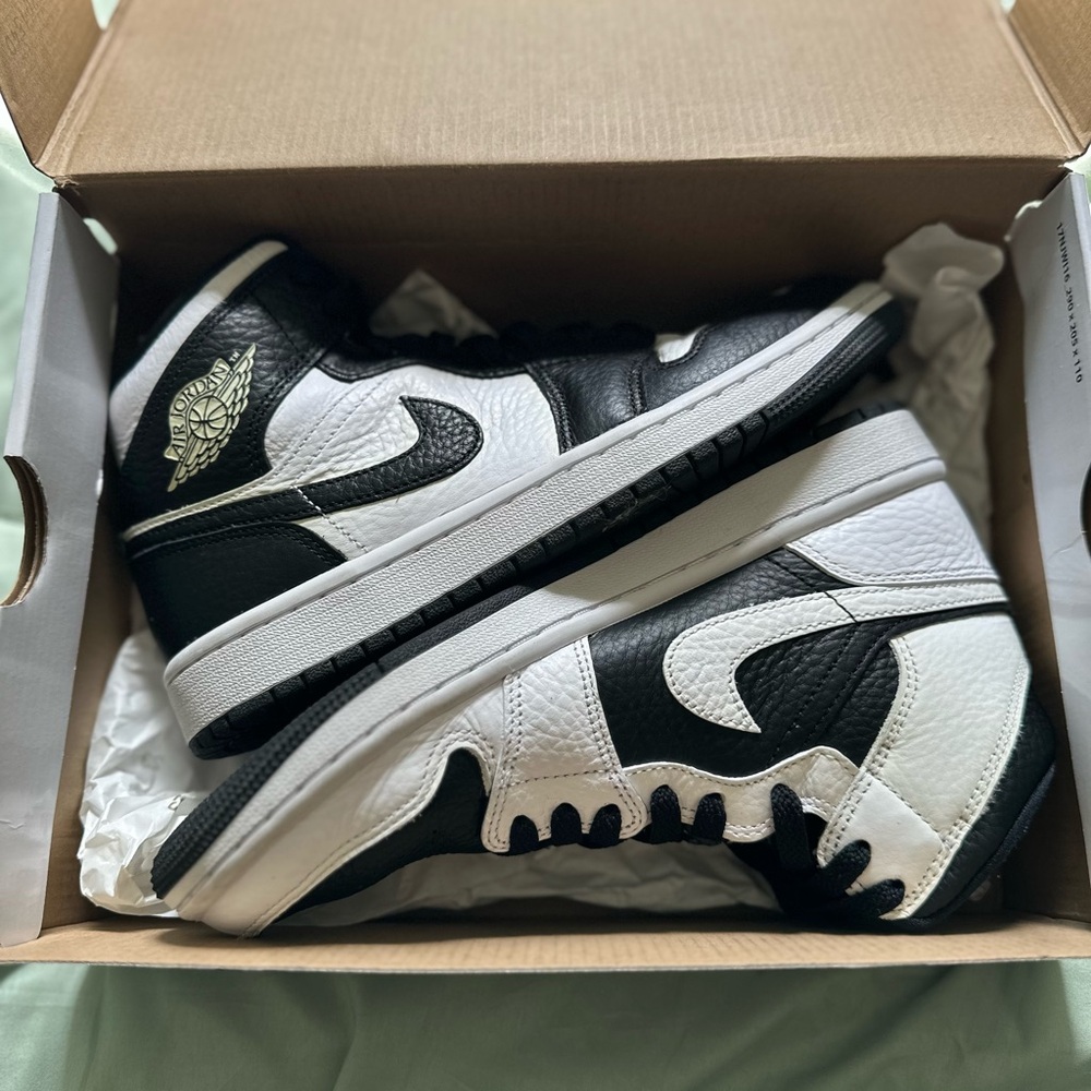 Air Jordan 1Mid Se